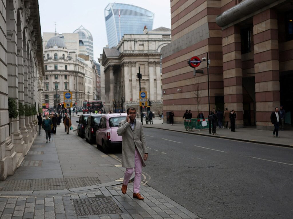 ativos e repercussões da decisão de manutenção dos juros pelo Banco da Inglaterr