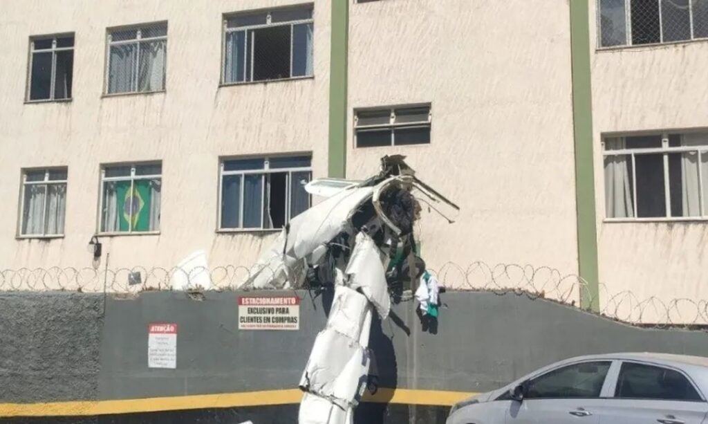 te caiu e atingiu um prédio no Bairro Silveira, região nordeste de Belo Horizont