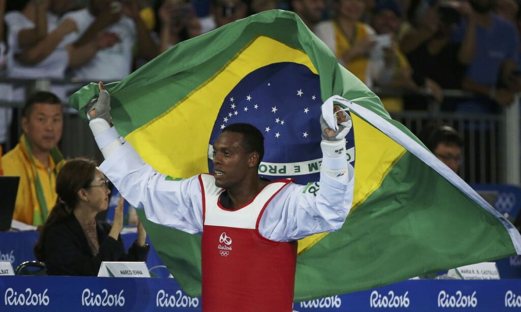 dois anos por violar regras antidoping. Em nota publicada nesta sexta-feira (8)