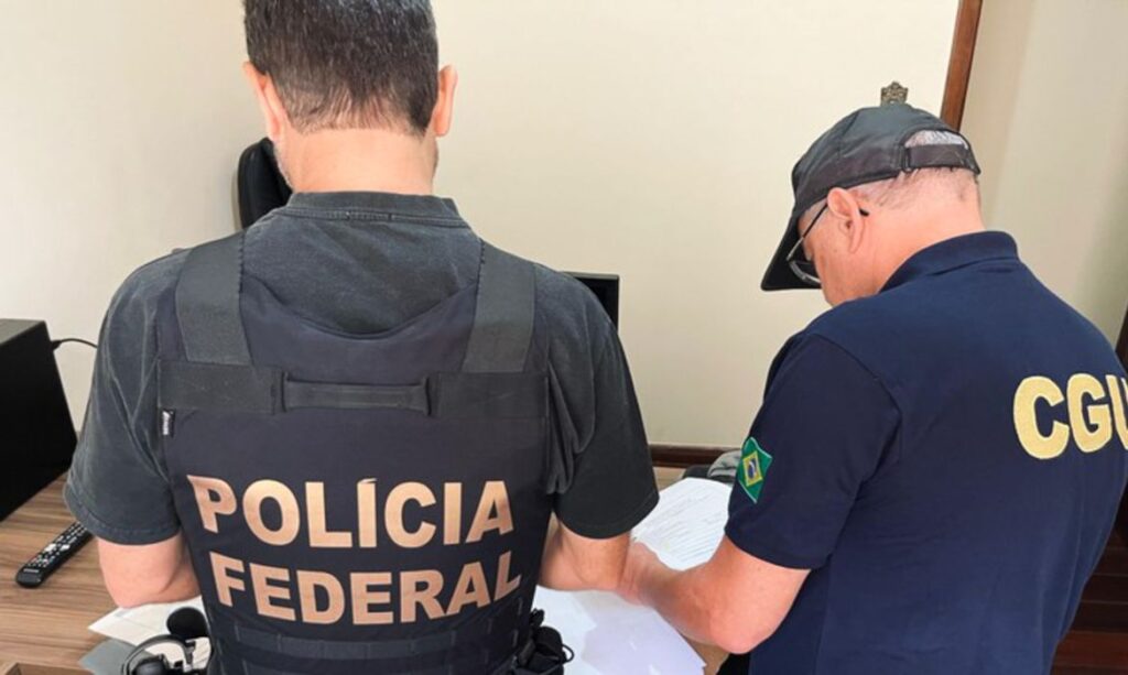 ação informou que policiais federais cumprem seis mandados de busca e apreensão