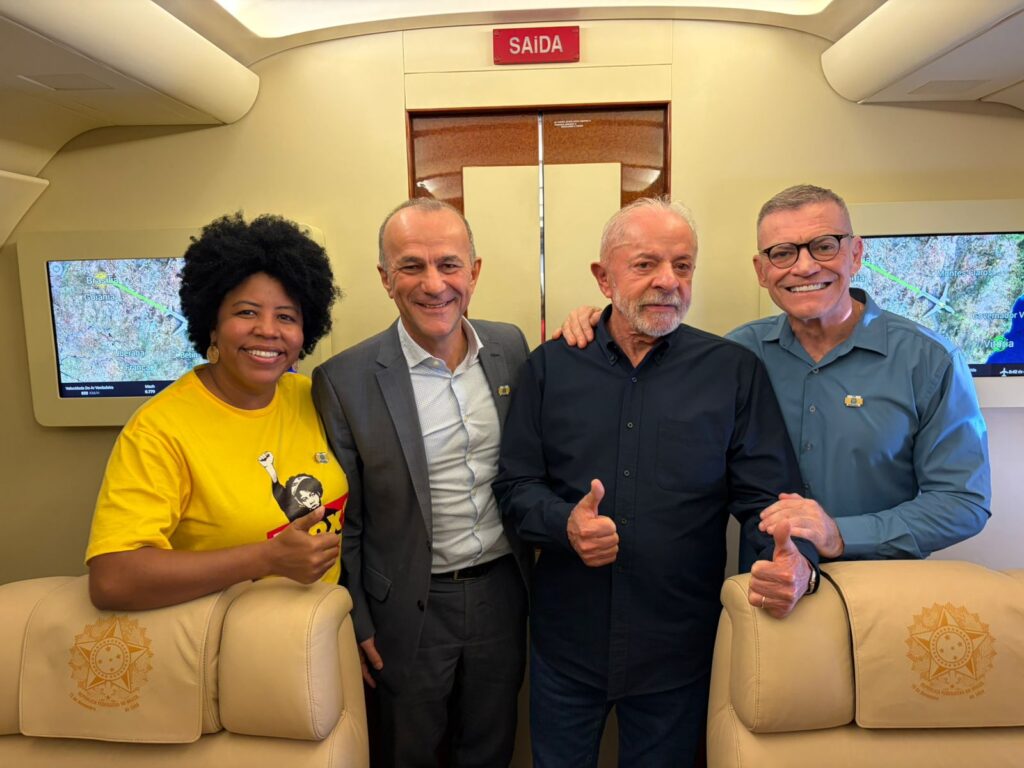 to na manhã desta quinta-feira (21) para receber o presidente da República. Lula