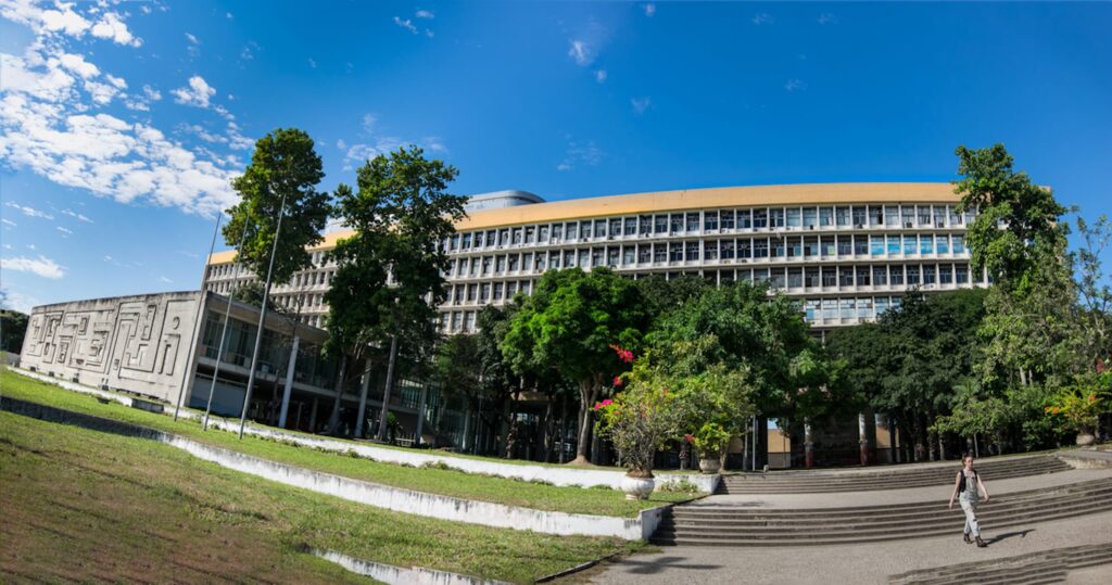 Na imagem, o campus da UFRJ (Universidade Federal do Rio de Janeiro)