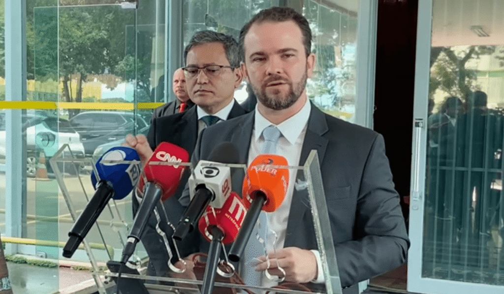 Ministro da Fazenda, Dario Durigan, afirmou a jornalistas nesta 4ª feira (10.jun) que projeto aprovado pelos senadores transfere custos elevados para as contas públicas e para outr