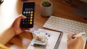 Antes de investir, é importante definir prioridades e entender quais são os objetivos • Freepik