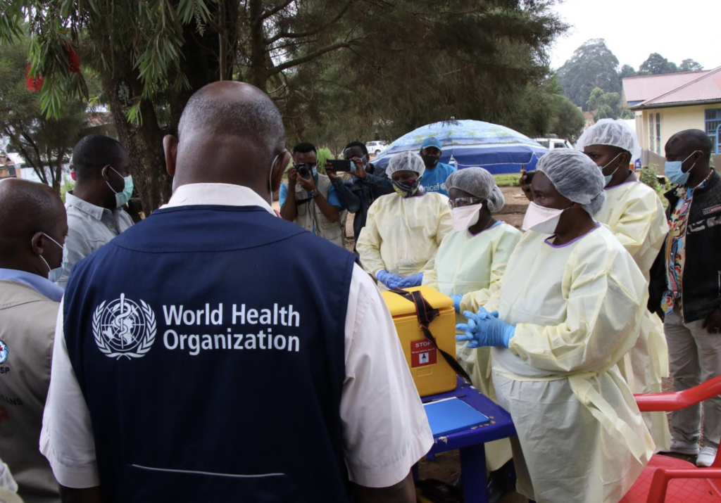 Pacientes com suspeita de ebola fogem depois de ataque