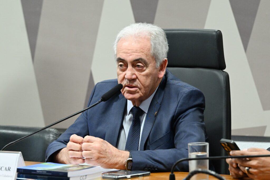 Senador afirmou que ainda seria possível aprovar a PEC antes do recesso legislativo de julho