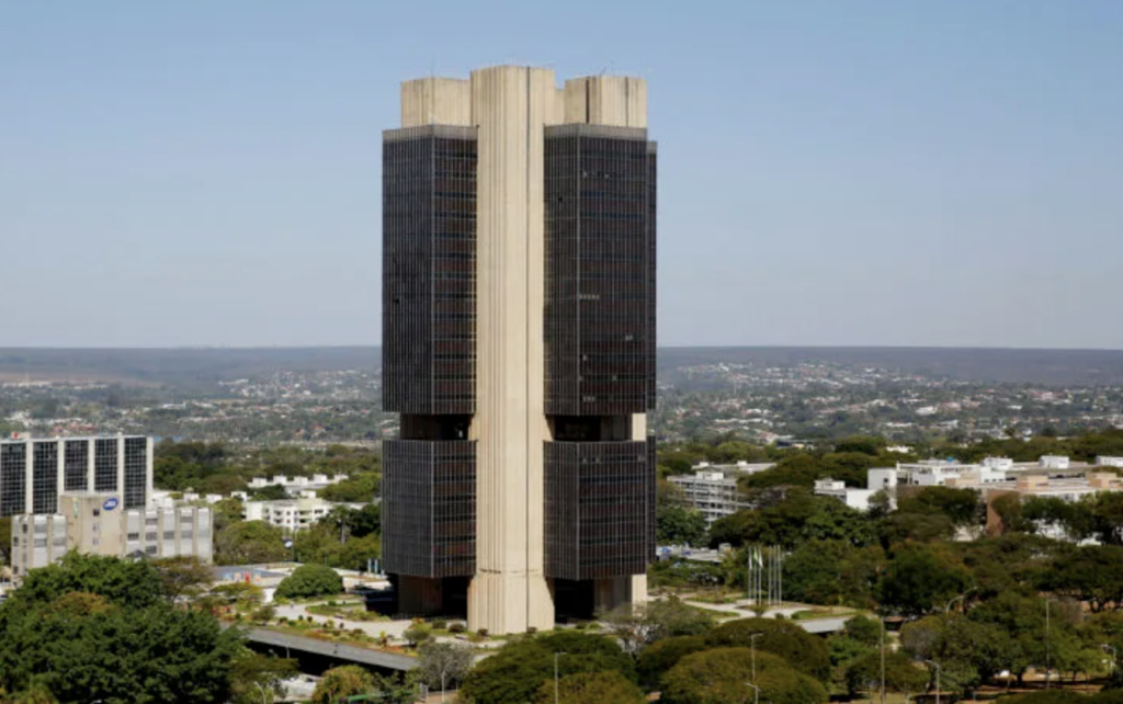 Segundo o BC, a ampliação do uso de contas em moeda estrangeira representa mais um passo no processo de modernização do mercado cambial brasileiro, ao permitir operações mais efici
