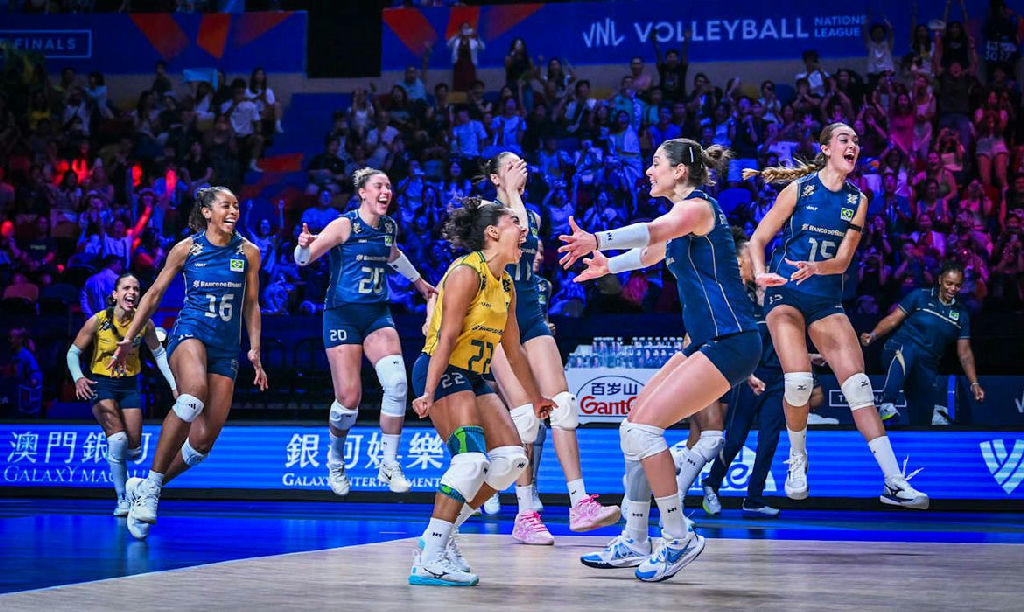 Brasil supera Itália e enfrenta Turquia na final da Liga das Nações