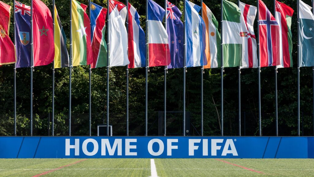 Fifa propõe venda da Copa e gera revolta na Uefa