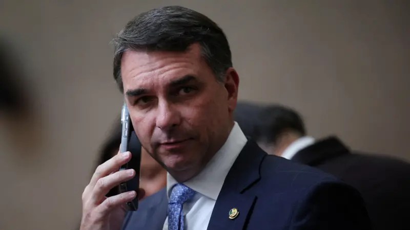 tações brasileiras. “As tarifas propostas recompensariam exatamente os infratore