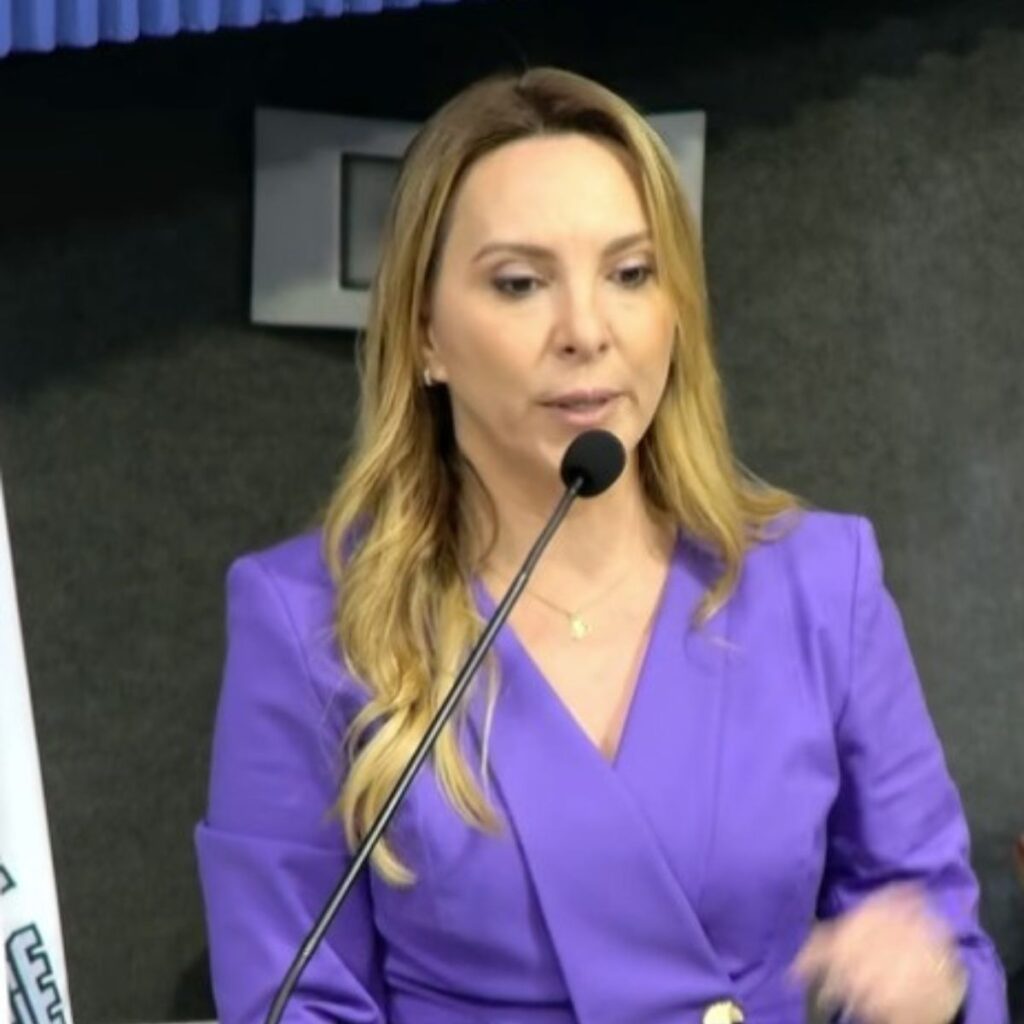 tes Entretenimento Economia Colunistas Publicação Legal Entrar Bem vinda! Faça l