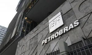 Ações da Petrobras disparam com alta do petróleo após tensões no Golfo Pérsico