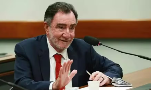 Patrus Ananias é escolhido como candidato do PT ao governo de Minas por Lula