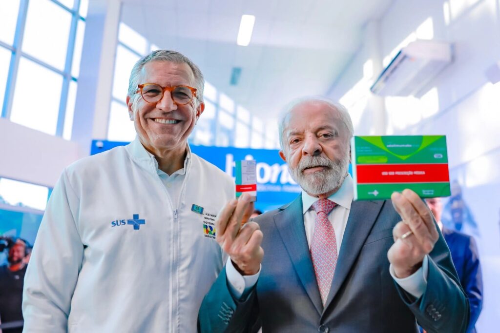 Lula critica governo Bolsonaro e menciona 'ministros mequetrefes' durante cerimônia