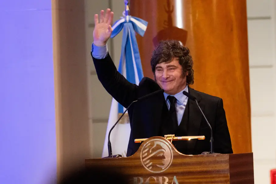 Moody's melhora classificação da Argentina, impulsionando reformas de Milei