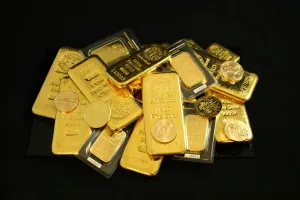 Ouro registra alta impulsionada por novas oportunidades de compra e expectativas do Fed