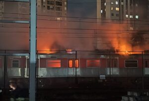 Incêndio em trem interrompe serviços da Trivia Trens em São Paulo