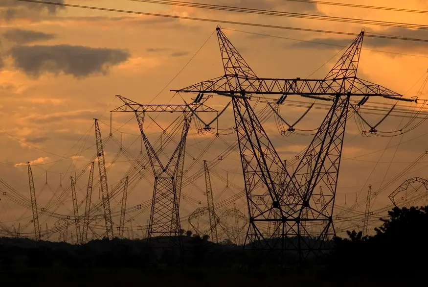 Indústrias brasileiras veem redução de custos com a abertura do mercado livre de energia