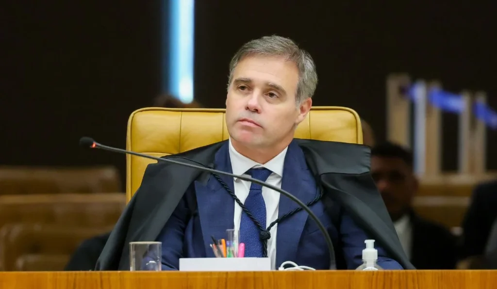 Inquérito sobre tráfico de influência de Lulinha é autorizado por Mendonça