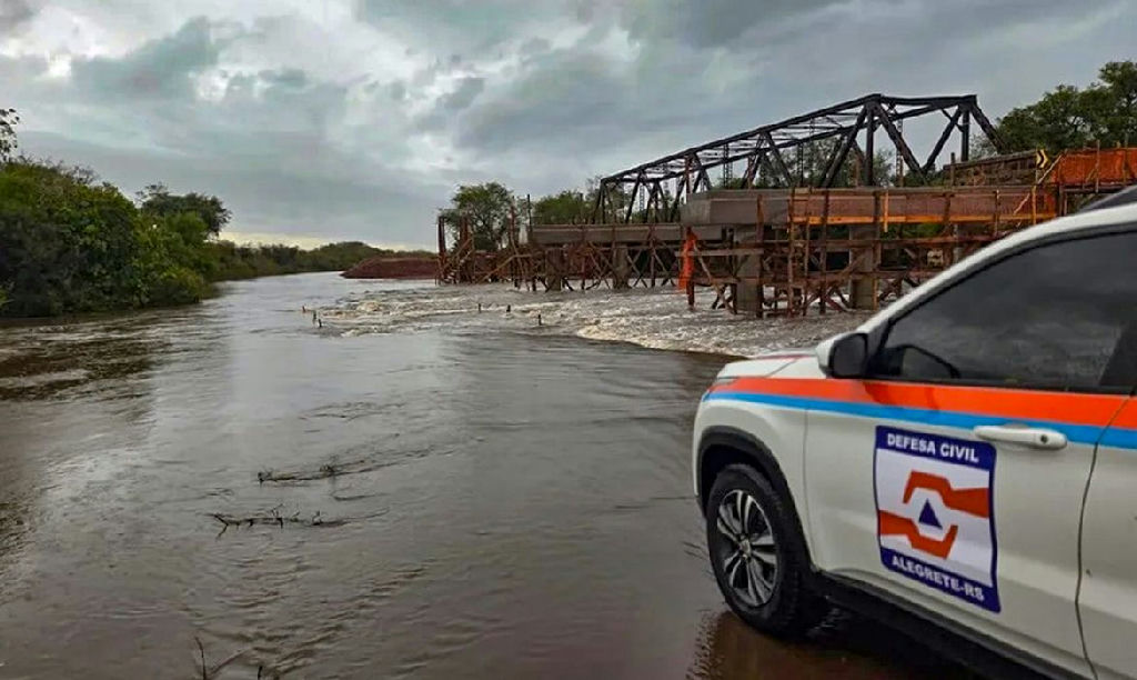 Mais de 200 cidades no Rio Grande do Sul enfrentam consequências de fortes chuvas