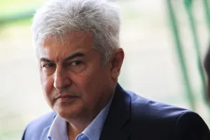 Marcos Pontes se oferece para ser vice de Flávio Bolsonaro na eleição de 2026