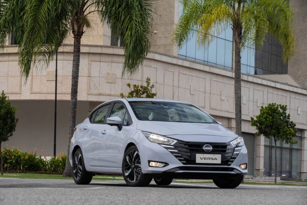 Nissan Versa 2027 chega ao Brasil com aumento de preço e sem novidades significativas