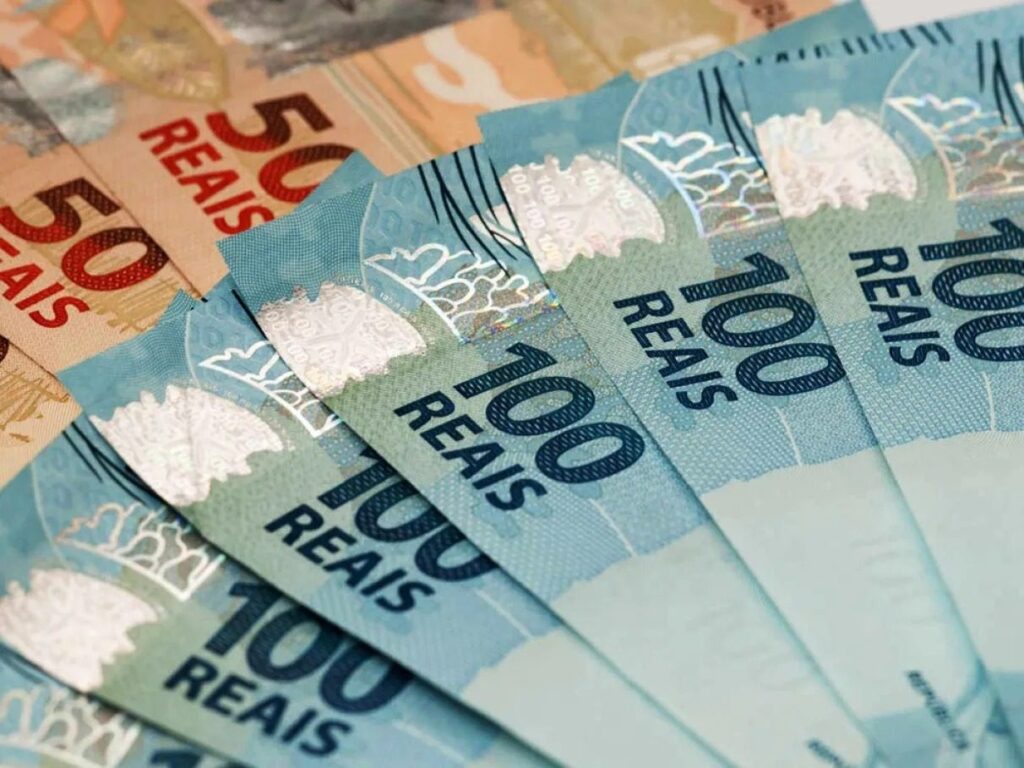 Receita Federal libera R$ 4,61 Bilhões a 2,7 Milhões de contribuintes no terceiro lote de Restituições