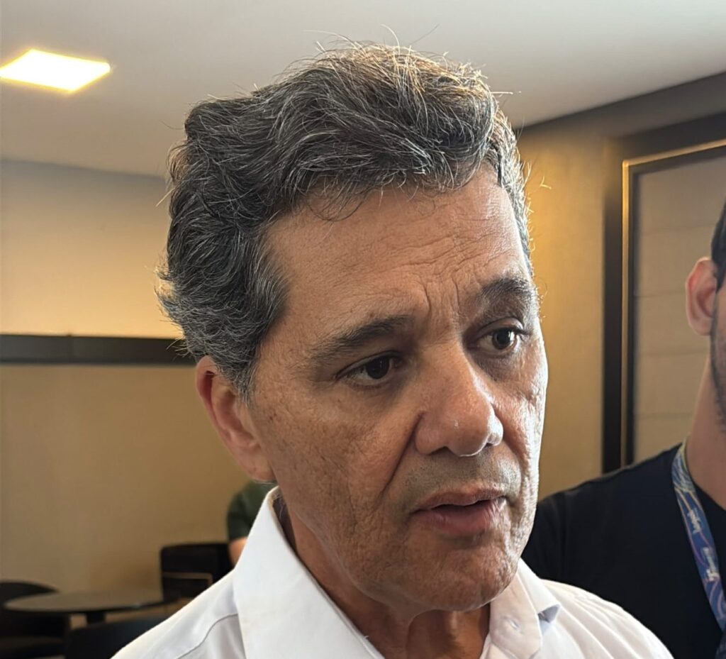 Ricardo Ferraço discute escolha de vice e estratégias eleitorais para 2026