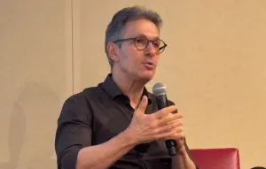 Zema critica tom de Milei, mas concorda com suas declarações sobre o Brasil