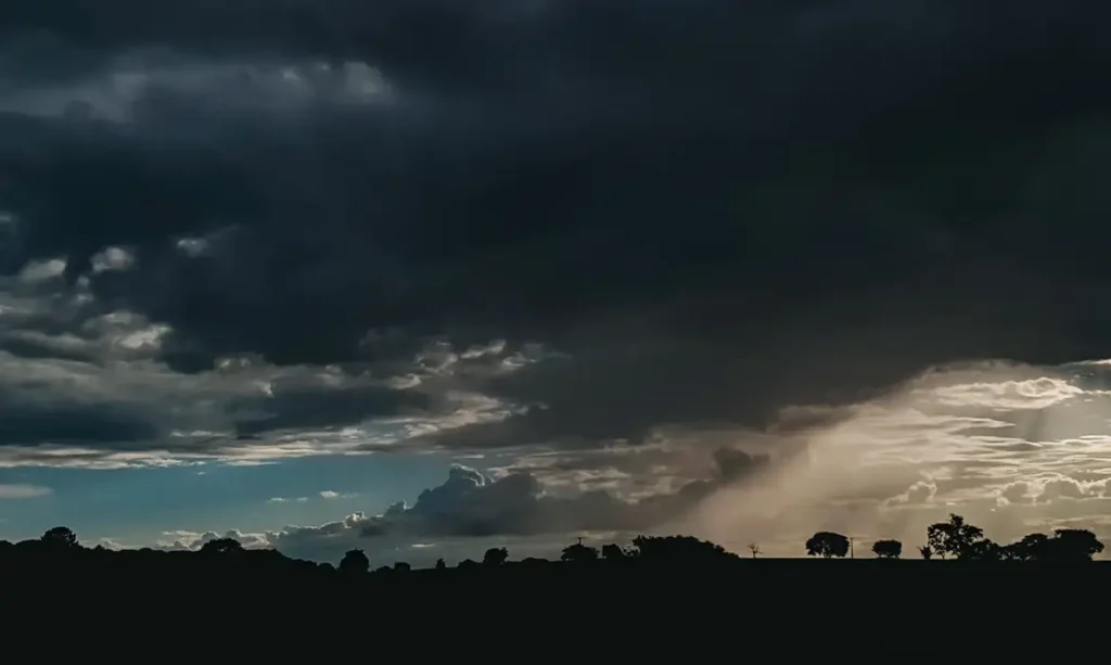 Agosto inicia com tempestades no Sul e seca em outras regiões do Brasil
