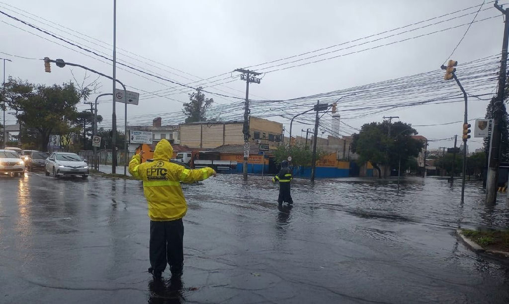 Alerta vermelho do Inmet para tempestades atinge o Rio Grande do Sul