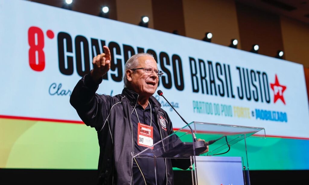 Artistas e políticos se unem em manifesto em apoio a José Dirceu