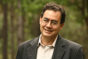 Augusto Cury é oficializado como candidato à presidência pelo Avante em convenção