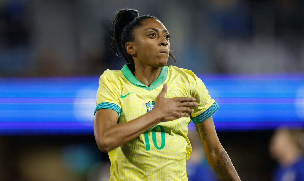 Barcelona contrata Kerolin por valor recorde no futebol feminino brasileiro