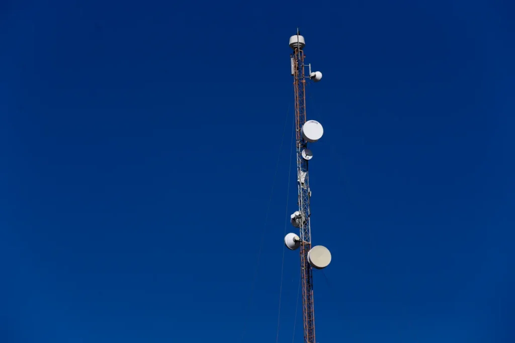 Brasil se destaca globalmente em 5G e TV digital, afirma Anatel