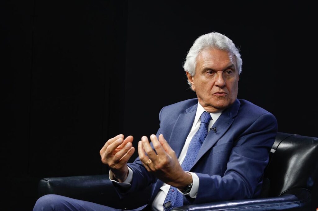 Caiado promete reduzir taxa de juros a 6% e inflação a 4% em sua candidatura