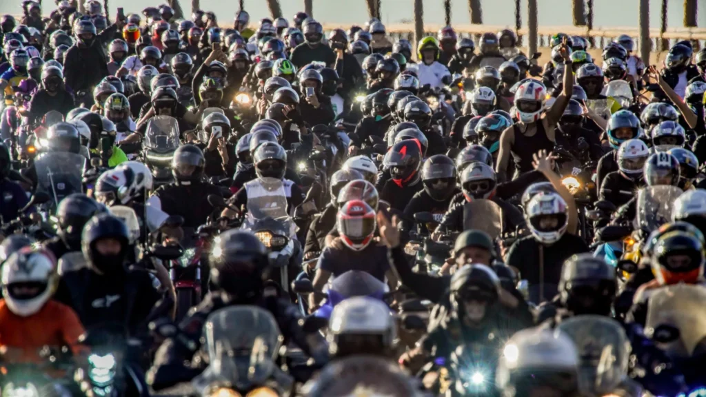 Câmara dos Deputados avança em projeto que torna obrigatório lacre físico em placas de motos