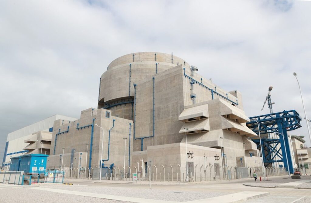 China avança com a construção de oito novos reatores nucleares