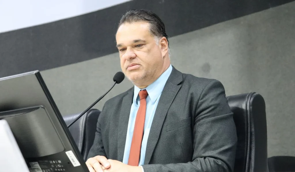 Conheça a trajetória de Leonardo Monjardim, nome do Novo ao Senado pelo Espírito Santo em 2026