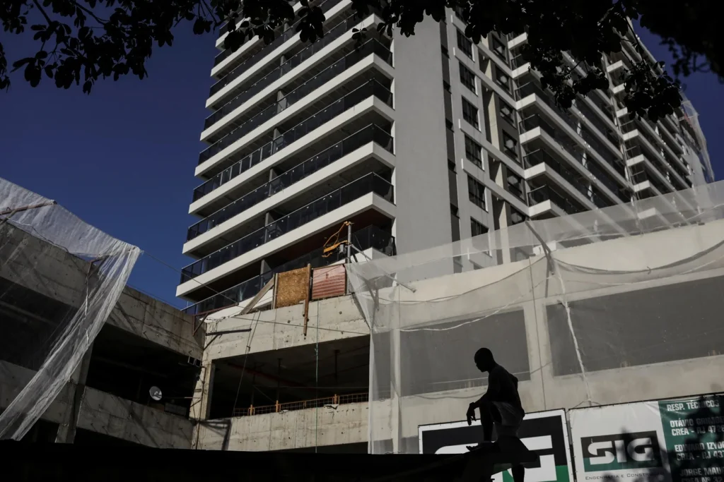 Crescimento da construção civil no Brasil é impulsionado por infraestrutura, aponta CBIC