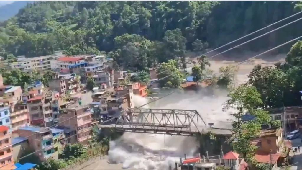 Deslizamento no Himalaia deixa 17 mortos e centenas de desaparecidos