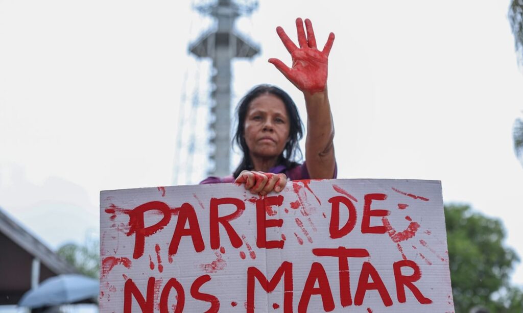 Dias de jogos de futebol registram alta de 28,9% em casos de violência contra a mulher