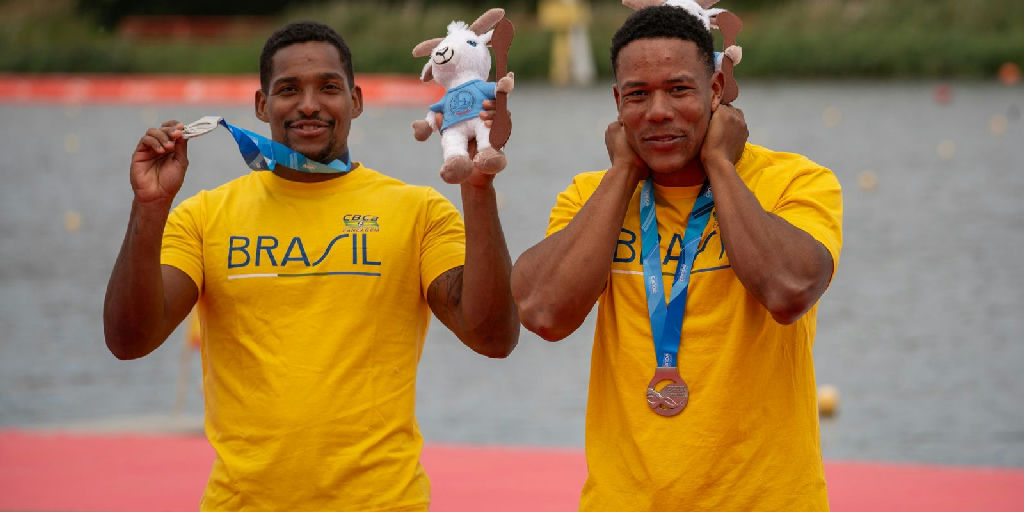 Dupla brasileira Jacky Godmann e Gabriel Nascimento garante medalha de prata no Mundial de Canoagem