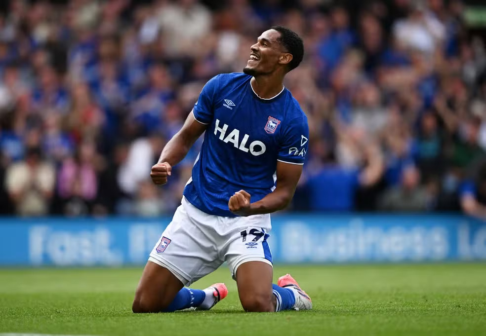 Emersonn marca na estreia pelo Ipswich Town e garante vitória sobre o Sunderland na Premier League