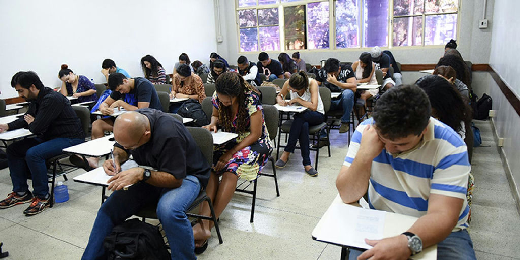 Encceja 2026: provas são aplicadas em todo o Brasil neste domingo