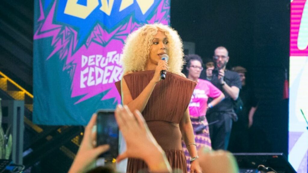 Erika Hilton inicia campanha de reeleição com apoio popular em São Paulo