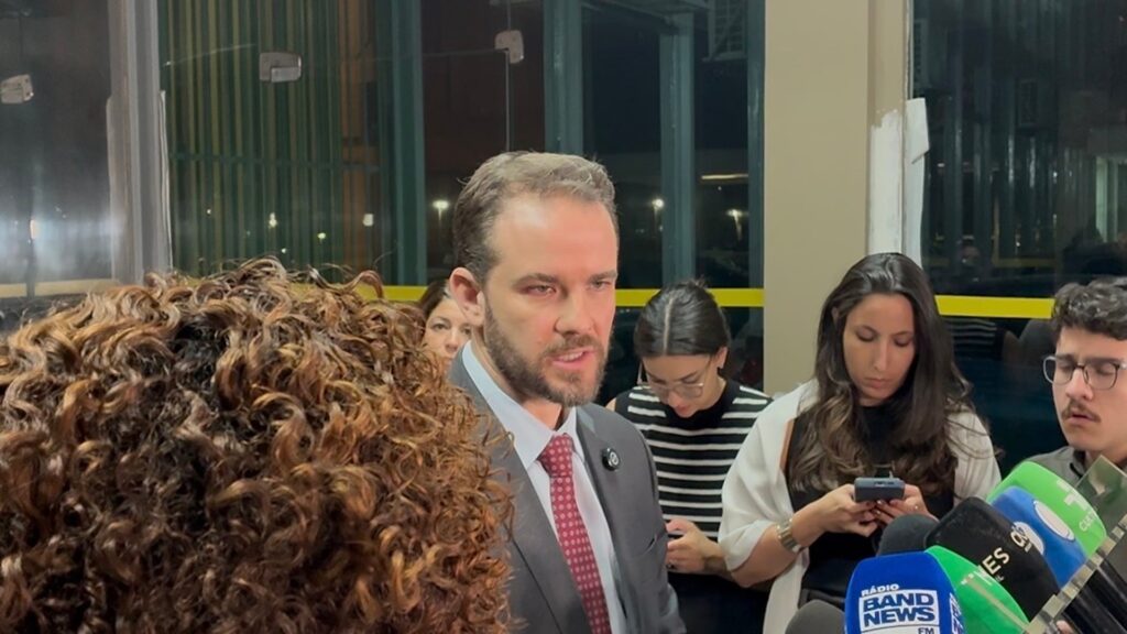 Governo considera reformular Move Brasil para atrair bancos privados