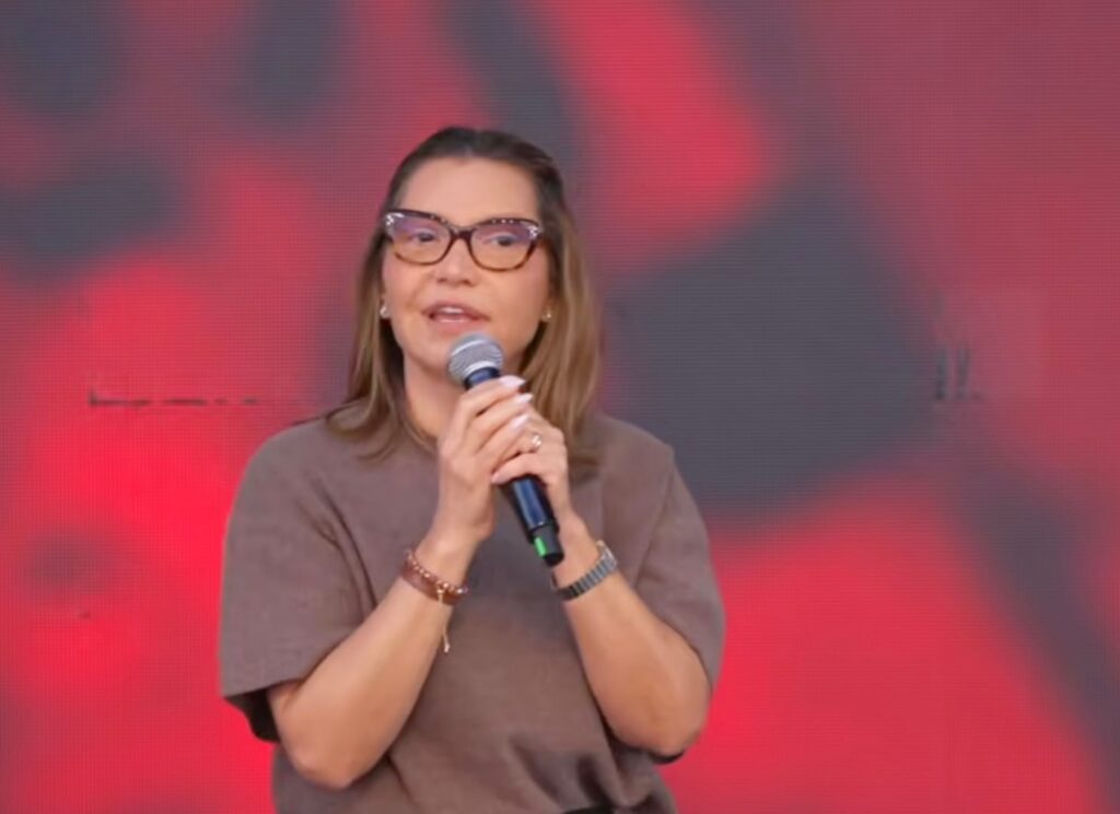 Janja Lula da Silva convoca mulheres a falarem sobre conquistas do governo Lula
