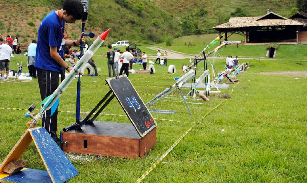 Jornada de Foguetes 2026 reúne estudantes em Barra do Piraí