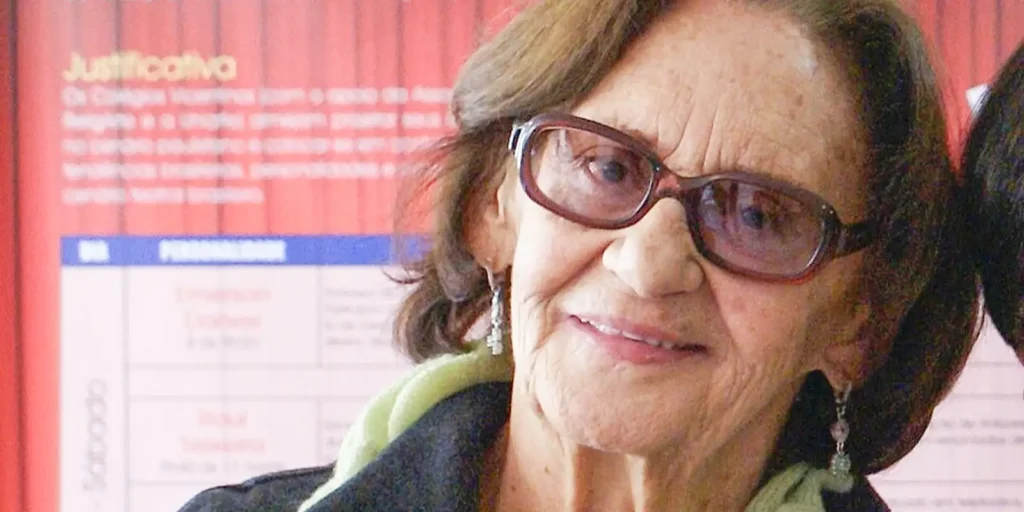 Laura Cardoso, ícone da televisão brasileira, falece aos 98 anos em São Paulo